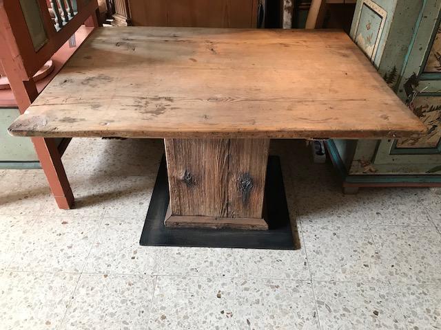 Antike Tische aus verschiedenen Holzarten, Antikholz | Offlineshop