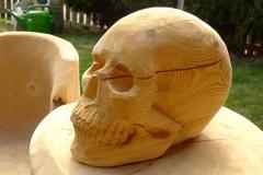 Totenkopf aus Holz